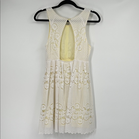 Free People Lace Rocco White and Yellow Mini Dress Size 4 - Picture 8 of 10